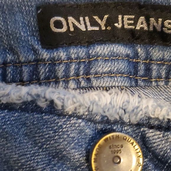 - ONLY JEANS light wash skinny studded jeans - Picture 4 of 9